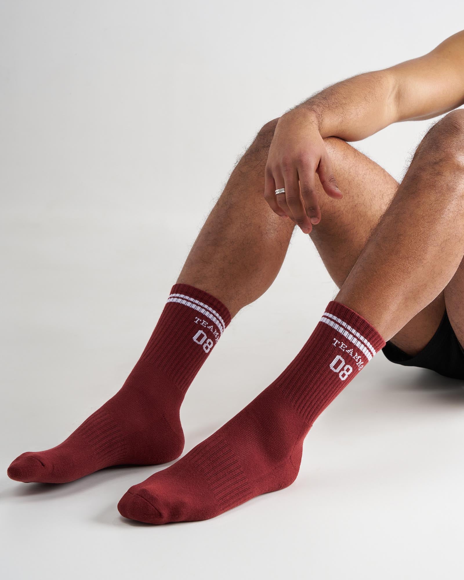 Est. 08 Crew Socks - Red|White